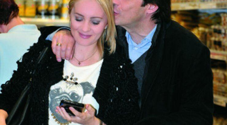 Αχιλλέας Γραµµατικόπουλος & Μιράντα Γιατρού: Στην υπεραγορά για τα ψώνια τους