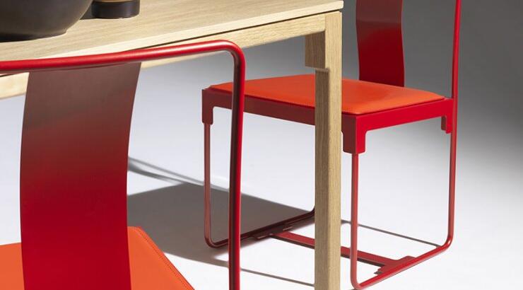 Ένα μακρύ τραπέζι!