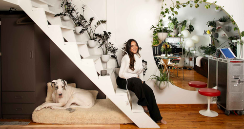 Ένα μικρό διαμέρισμα 54τ.μ., καταπράσινο και γεμάτο κομψές λεπτομέρειες