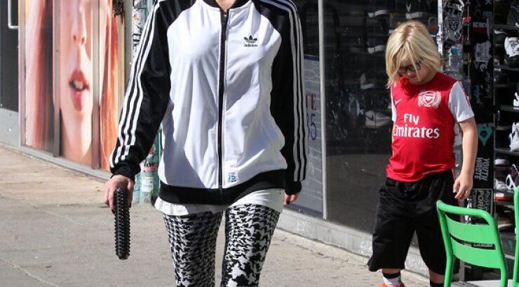 Style tip: Πώς να φορέσεις τα αθλητικά σου σε μια casual εμφάνιση 