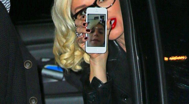 Η Gwen Stefani διαφημίζει το γιο της στους θαυμαστές της [εικόνες]