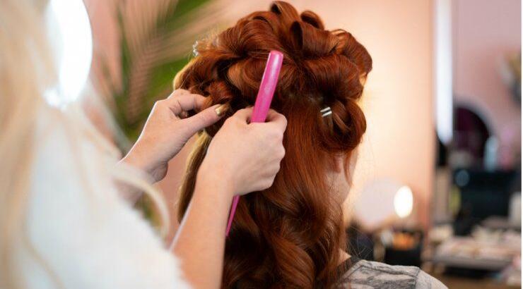 Πέντε χρώματα στα μαλλιά που θα κυριαρχήσουν το καλοκαίρι