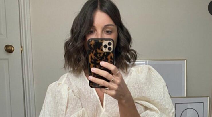 Βρήκαμε το H&M top που φοράνε όλα τα fashion girls