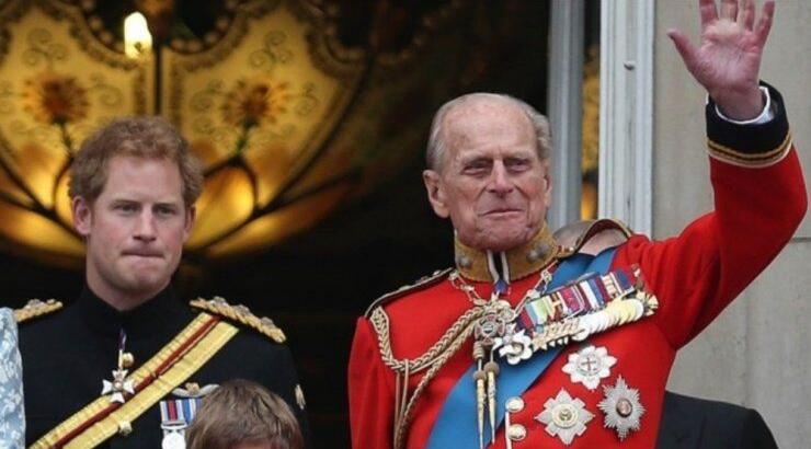 Πρίγκιπας Harry: Συγκινεί αποχαιρετώντας τον παππού του με γραπτή δήλωσή του 