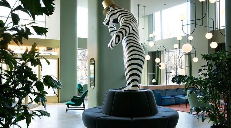 O Hayon υπογράφει το Barceló