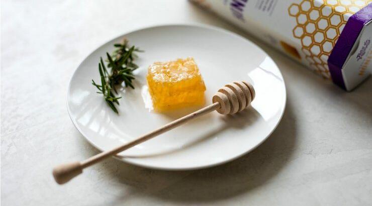 Η ευεργετική επίδραση του βασιλικού πολτού στην υγεία