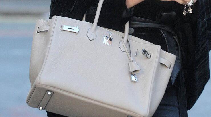 Δυο τσάντες του οίκου Hermès πωλήθηκαν σε μια “περίεργη” έκπτωση