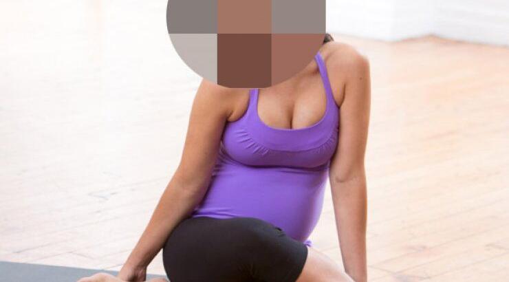 Μας δείχνει για πρώτη φορά τη φουσκωμένη της κοιλίτσα!