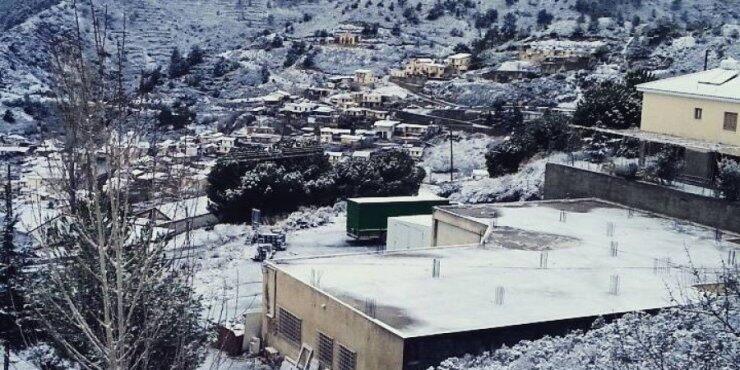 Πέφτει η θερμοκρασία και αναμένονται βροχές και χιόνια 