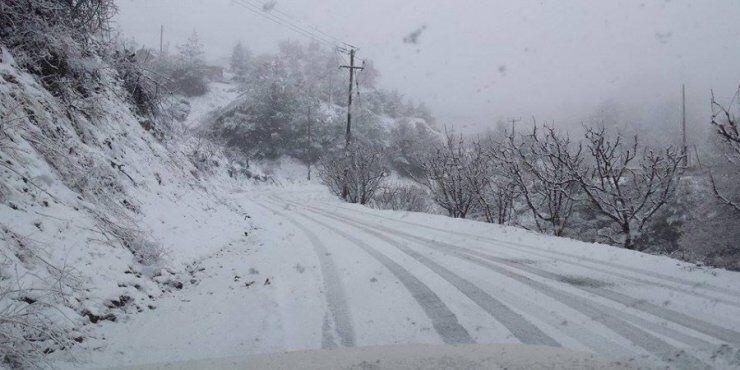 Σχολεία παρέμειναν κλειστά λόγω της κακοκαιρίας- Xιονίζει και στη Λευκωσία 