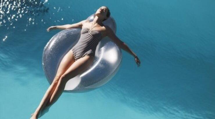 Το πότε τρως μπορεί να επηρεάσει το πώς προστατεύεται το σώμα σου από τον ήλιο!