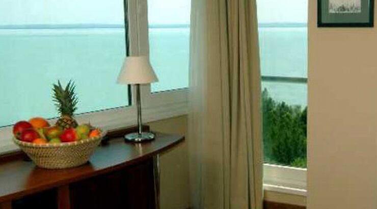 5 υπέροχα δωμάτια με θέα σε λίμνη