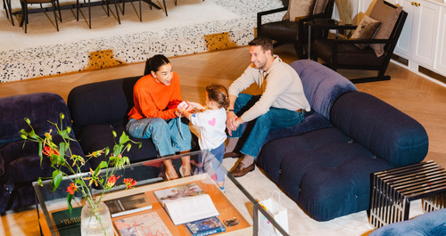 Μέσα στο ιδιαίτερα προσεγμένο σπίτι ενός δημιουργικού ζευγαριού