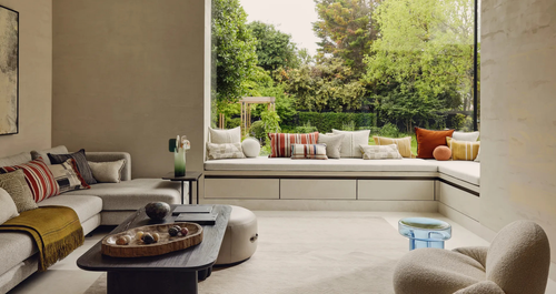 Αυτό το σπίτι συνδυάζει υφές και αρχιτεκτονική λεπτομέρεια με προσωπικές πινελιές