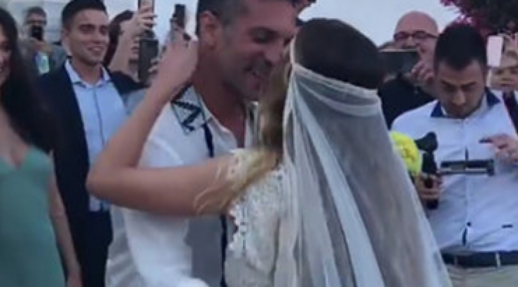 Γιώργος Χρανιώτης – Γεωργία Αβασκαντήρα: Το φωτογραφικό άλμπουμ του υπέροχου γάμου τους στην Τήνο! [εικόνες & βίντεο]