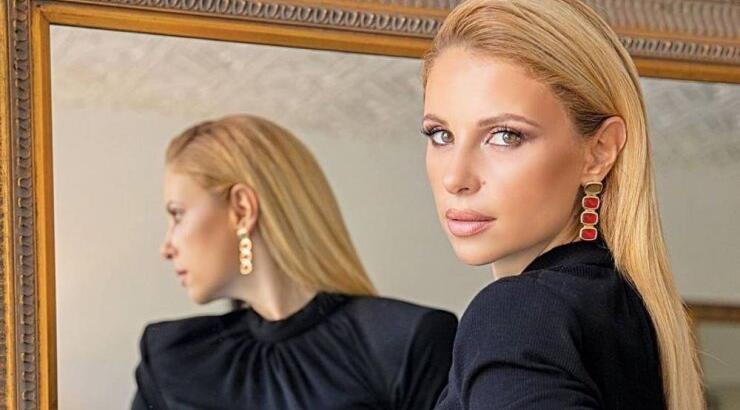 Χριστιάνα Αριστοτέλους: Δείτε την να σβήνει τα κεράκια αγκαλιά με τα παιδιά της και τον σύζυγό της!