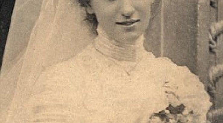  Η νοικοκυρά που έγραψε τις πρώτες «50 αποχρώσεις του γκρι»-Ενα βιβλίο βιασμών και υποταγής που σκανδάλισε   