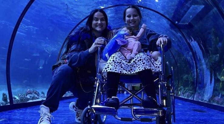 Χάρις Πότσου: Ξανά στο χειρουργείο η κόρη της για τη σπάνια νόσο στο πόδι 