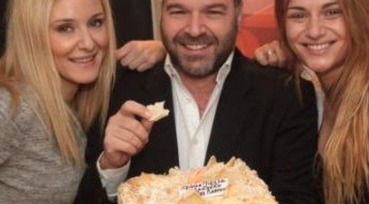 Μάκης Πουνέντης: Ένας χρόνος στον «Λάμψη 92,3»: Η έκπληξη στο στούντιο και οι ευχές των διάσημων φίλων του