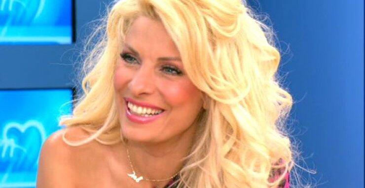 Tι νταντά ψάχνει η Ελένη Μενεγάκη και πόσα λεφτά της δίνει