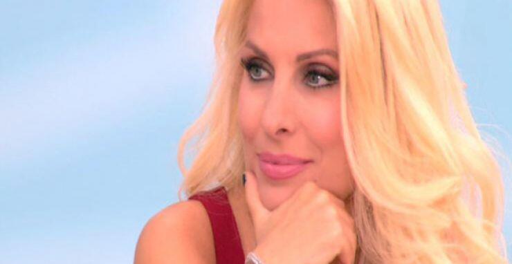 H Ελένη έβαλε τον Γρηγόρη Γκουντάρα να αλλάξει ρούχα!