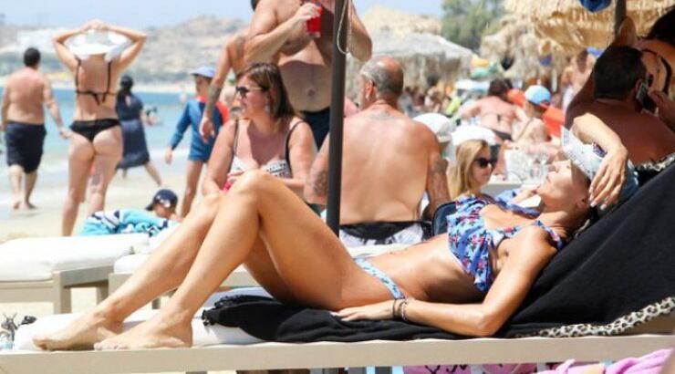 Οι διακοπές του Κύπριου επιχειρηματία στη Νάξο με την κούκλα σύζυγό του που γράφουν τα ελληνικά περιοδικά