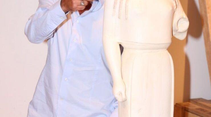 Δείτε το γραμματόσημο με την προσωπογραφία του Νίκου Αλιάγα