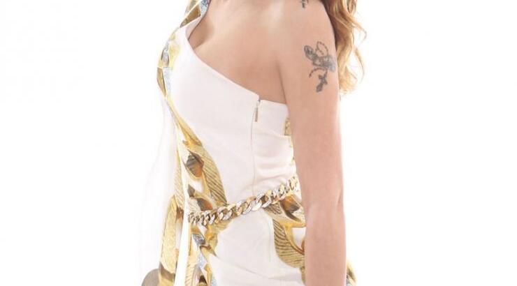 Αγγελική Ηλιάδη: Η καυτή πόζα στην πισίνα με πολύ αποκαλυπτικό bikini! 