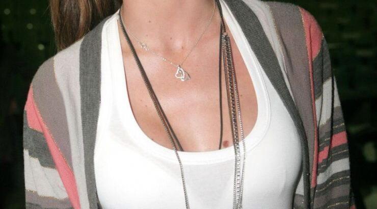 Αθηνά Οικονομάκου: Έβγαλε selfie με μαγιό και έγινε χαμός στο instagram