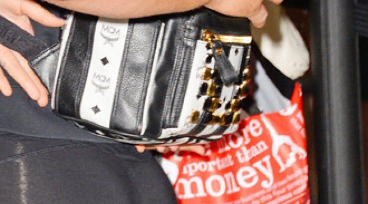 Ανερχόμενη σταρ του Hollywood κυκλοφορεί χωρίς εσώρουχο [εικόνες]