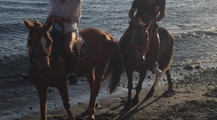 Ζευγάρι της κυπριακής showbiz πραγματοποίησε την πρώτη του δημόσια έξοδο μετά τον ερχομό της κορούλας τους!