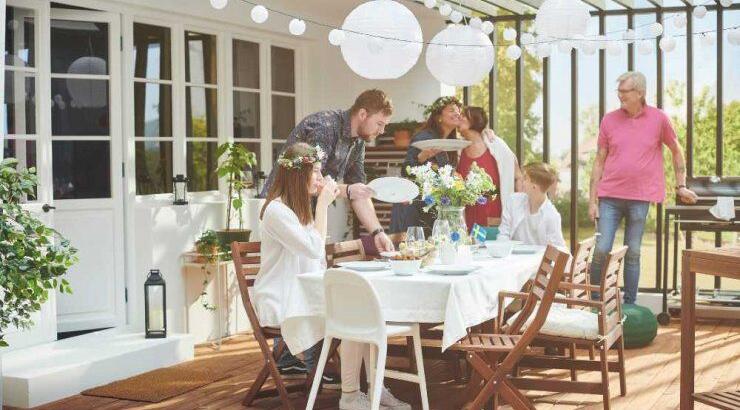 ΙΚΕΑ: Μεταφερόμαστε έξω!