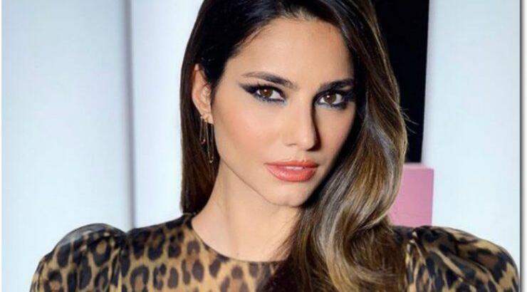 To μικρό μαύρο φόρεμα της Ηλιάνας Παπαγεωργίου κοστίζει μόνο 9.99 ευρώ