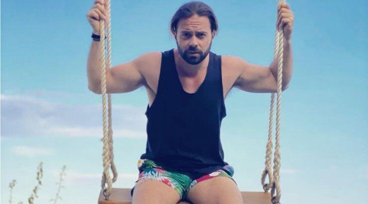 Συγκινεί ο Ηλίας Βρεττός με το τάμα που έκανε για την υγεία του [εικόνα]