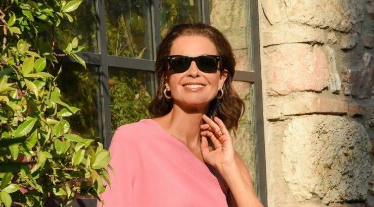 Τζίνα Αλιμόνου: O πιο stylish τρόπος να φορέσεις το μπλε τζιν το φθινόπωρο