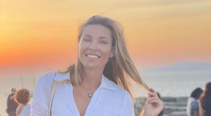 Βρήκαμε το φόρεμα Ελληνίδας σχεδιάστριας που φόρεσε η Μαριέττα Χρουσαλά   