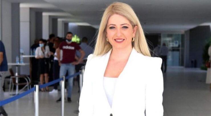 Αννίτα Δημητρίου: Φοράει ένα από τα πιο διαχρονικά φορέματα της μόδας