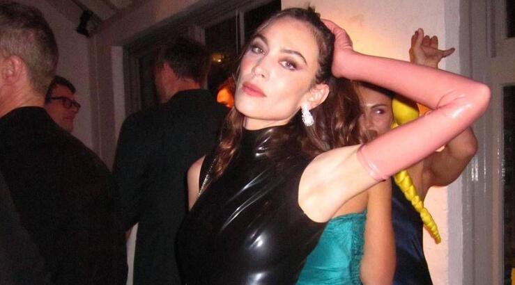 Τι ΔΕΝ πρέπει να φορέσεις αν είσαι προσκεκλημένη σε ρεβεγιόν