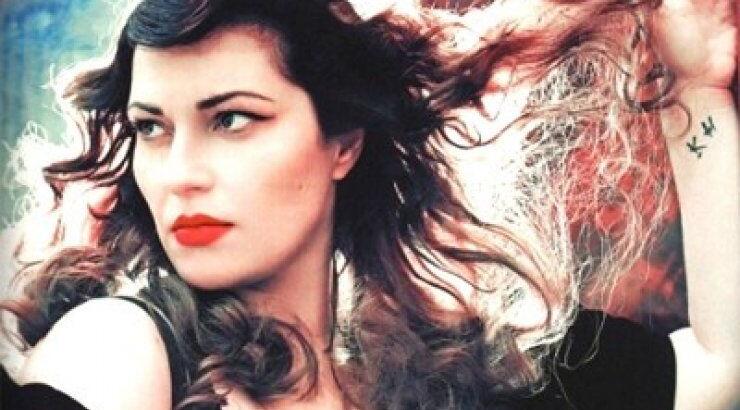 Κατερίνα Ζαρίφη: "Δεν είχα λεφτά να πληρώσω τα χειρουργεία μου..."