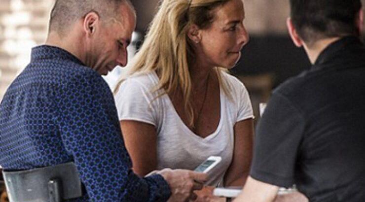 Τι έκανε λίγη ώρα μετά την παραίτησή του ο Βαρουφάκης [εικόνες]