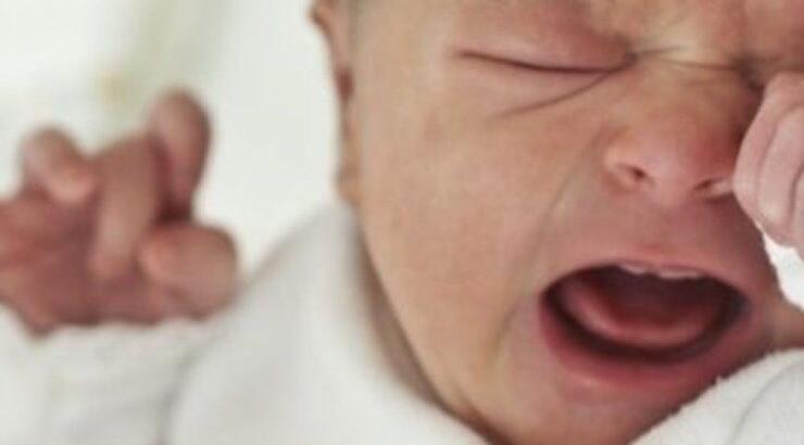 9 λόγοι που κλαίνε τα μωρά 