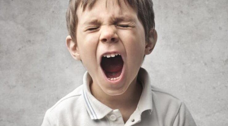 10 εύκολα κόλπα για να ηρεμήσετε ένα παιδί σε υστερία