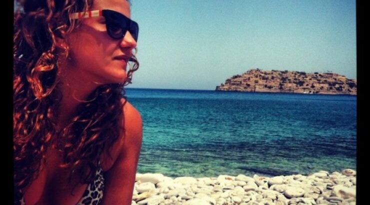 Αδερφή δημοσιογράφου και κόρη παλαίμαχου διαιτητή η πανέμορφη κοπέλα που σκοτώθηκε σε καραμπόλα στην Ελλάδα