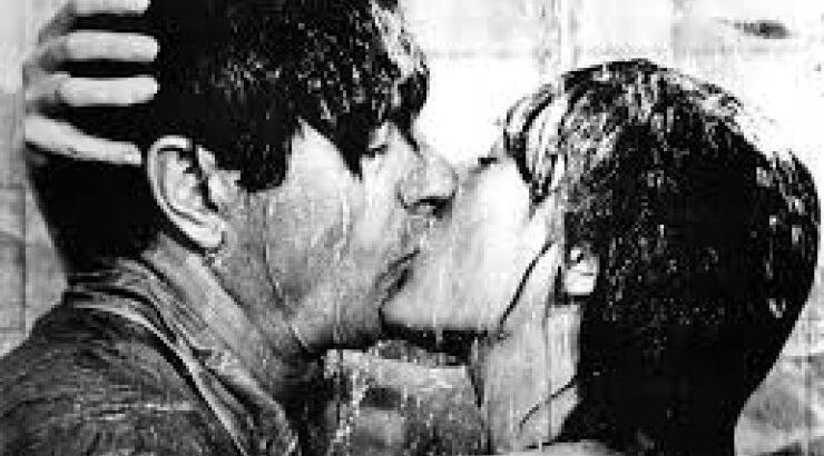 Τι προκαλεί στον οργανισμό μας ένα φιλί; 