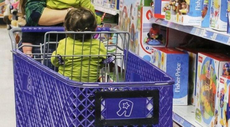  Η Καλομοίρα με τα δίδυμα σε παιχνιδάδικο!