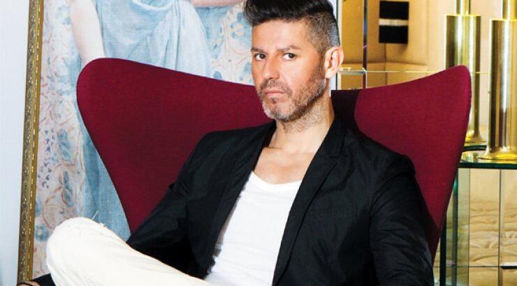 Ανδρέας Τρισβέης: Ο επιτυχημένος αρχιτέκτονας άνοιξε την πόρτα του σπιτιού του!