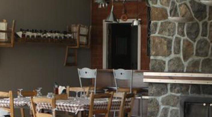 Μεζές στο ανανεωμένο ταβερνάκι της παλιάς Έγκωμης