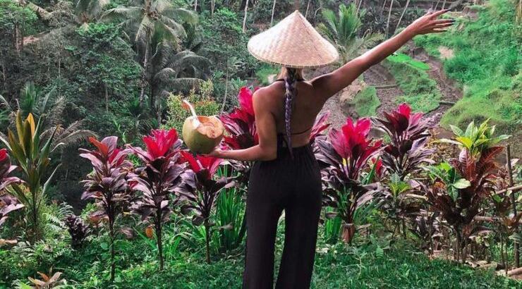 Σέξι επώνυμη Ελληνίδα είναι single και μόλις το ανακοίνωσε! 