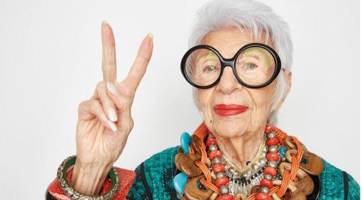 Iris Apfel: Tο fashion icon έκλεισε τα 99  