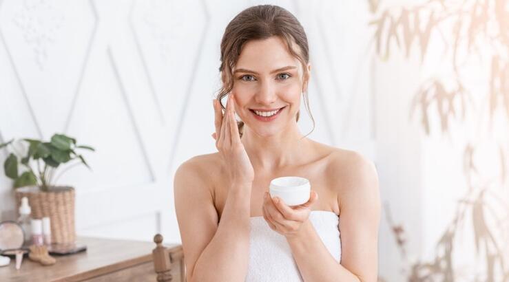 3+1 skincare συστατικά που θα κάνουν την επιδερμίδα σου λαμπερή και λεία 